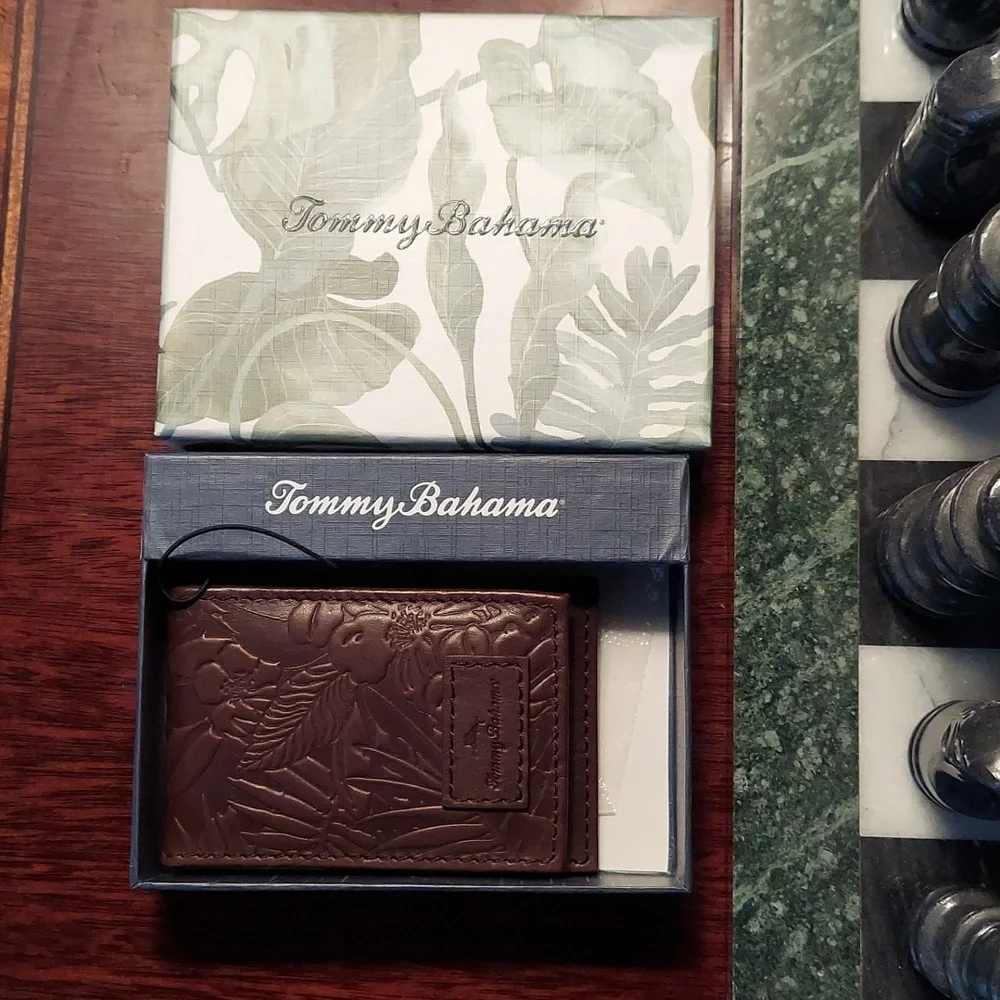 Tommy Bahama bnwt tommy